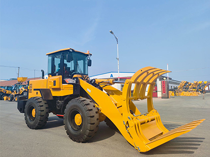 The Wooden Fork Attachment For The HZ-30 Wheel Loader