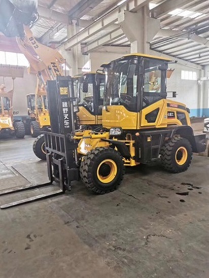 B Model Off-Road Rough Terrain Forklift in Construction Sites