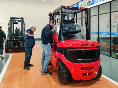 Welcome Bolivian Customers To Visit Our Forklift