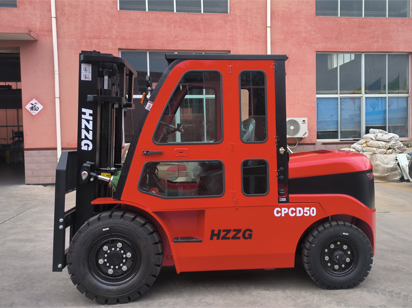 5 Tons Diesel Forklift With Fully Closed Cab