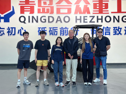 Тепло приветствуем малайзийских клиентов, чтобы посетить нашу фабрику.