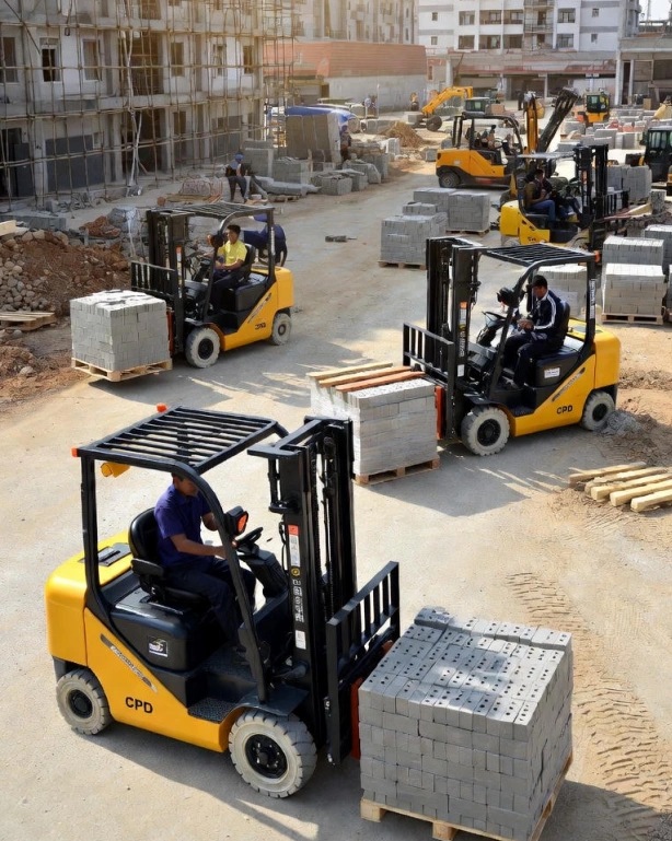 Electric Forklift Battery Life in Real Construction Yards How Modern Designs Deliver a Genuine 10-Hour Shift Without Swapping