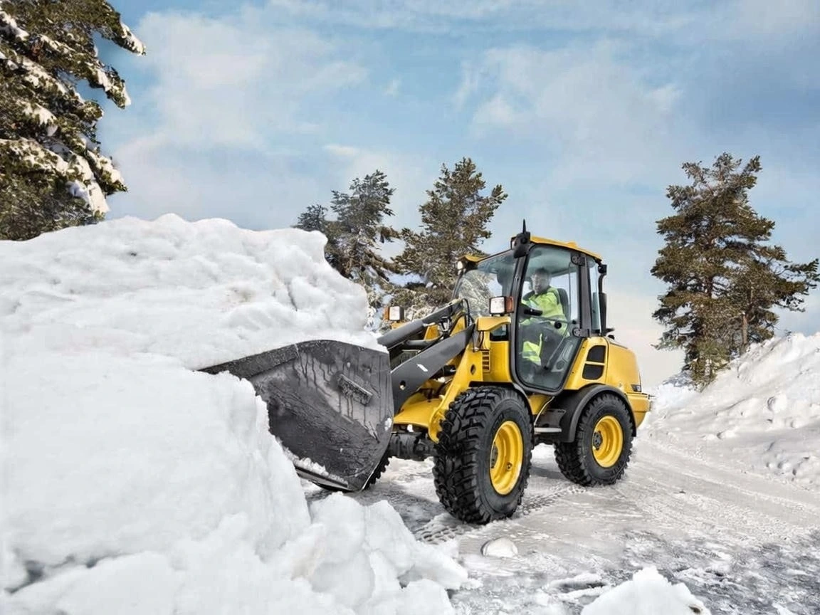Remoción de nieve a gran escala en aeropuertos y fábricas: combinaciones óptimas de equipos