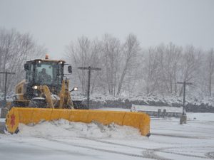 SOP de eficiencia de eliminación de nieve de invierno para cargadoras de ruedas en sitios grandes