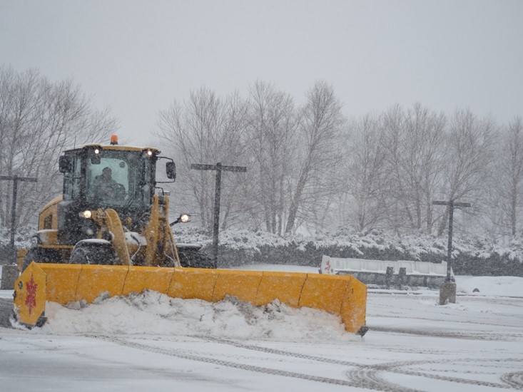 Winter Snow Removal Efficiency SOP for Wheel Loaders in Large Sites