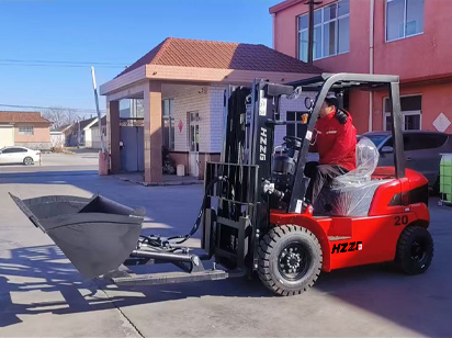 Powerful and versatile—2ton Diesel Forklift with Bucket Attachment