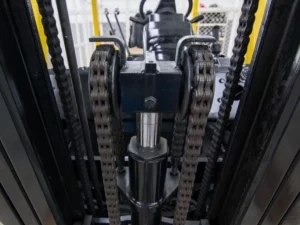 forklift mast chain inspection to diagnose binding when forklift won’t lift a load