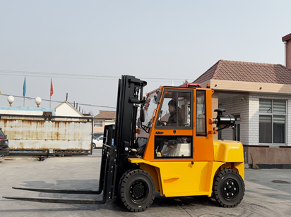 Details of the integrated off-road forklift
