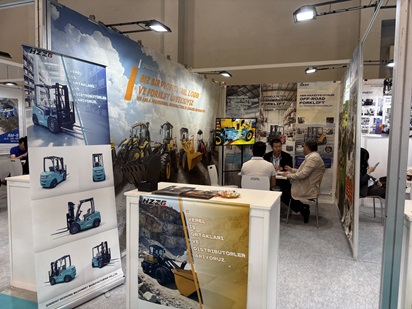 HZZG Showcases Wheel Loaders and Forklifts at Turkey's KOMATEK Exhibition, Attracting Enthusiastic Attention from Customers