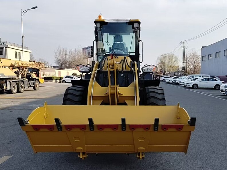 How Does ZL940 Mini Wheel Loader Improve Efficiency in Construction and Agricultural Operations